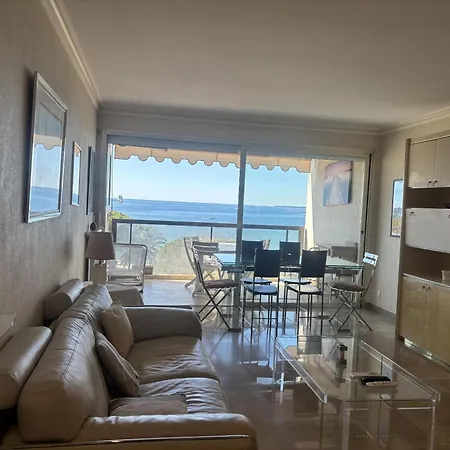 דירה Center Bay ז'ואן-לה-פינס