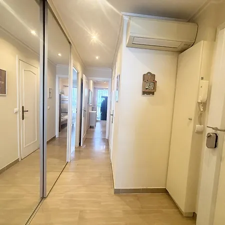 Center Bay * ז'ואן-לה-פינס